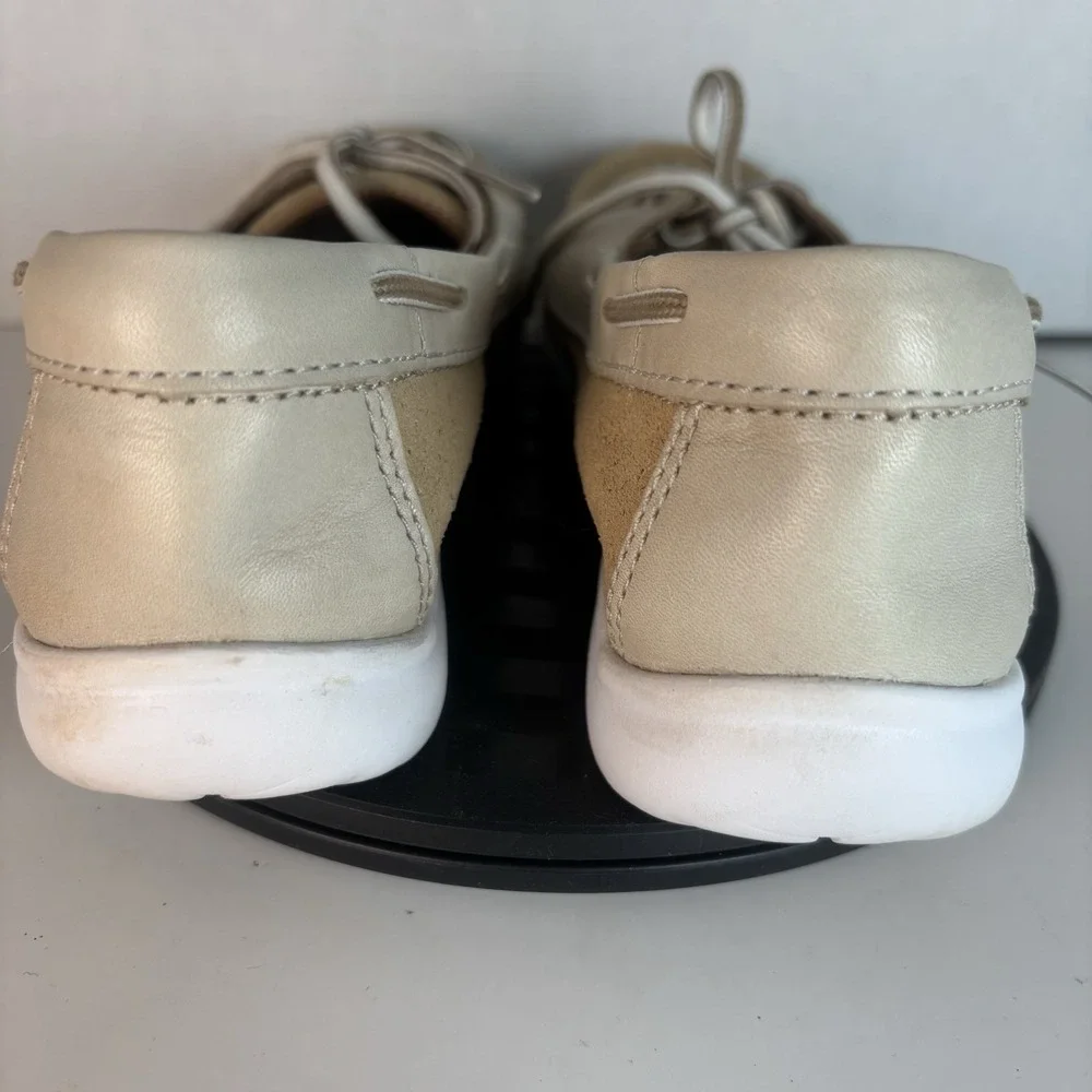 CLARKS Women's 6.5 Arbor Opal Tan Lace Up Boat Shoes Lightweight EUC